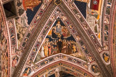 Siena, İtalya, 12 Haziran 2016: iç mekanlar ve mimari dekorlar, Vaftizhane, Siena Katedrali, 12 Haziran 2016 Siena, İtalya