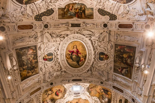 Ватикан Июня 2015 Интерьеры Архитектурные Детали Фасада Собора Святого Петра — стоковое фото