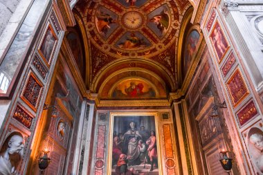Roma, İtalya, 18 Haziran 2015: iç mekanlar ve mimari detaylar Santa maria del popolo kilise, 18 Haziran 2015, Roma, İtalya