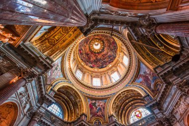 Roma, İtalya, 14 Haziran 2015: iç mekanlar ve Sant Agnese Agone Kilisesi, 14 Haziran 2015, Roma, İtalya, mimari detaylar