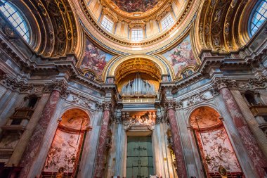 Roma, İtalya, 14 Haziran 2015: iç mekanlar ve Sant Agnese Agone Kilisesi, 14 Haziran 2015, Roma, İtalya, mimari detaylar