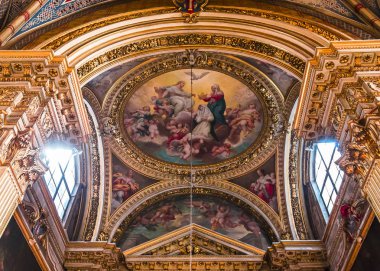 Roma, İtalya, 16 Haziran 2015: iç mekanlar ve mimari detaylar Santa Maria Sopra Minerva Kilisesi, 16 Haziran 2015 Roma, İtalya