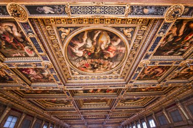 Floransa, İtalya, 25 Ekim 2015: iç mekanlar ve mimari detaylar Palazzo Vecchio, 25 Ekim 2015 Floransa, İtalya