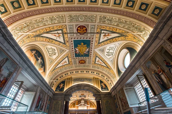 Interiors and details of the Vatican museum, Vatican city — Stock Photo, Image