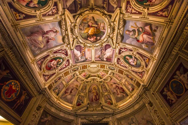 Intérieurs et détails du musée du Vatican, Cité du Vatican — Photo