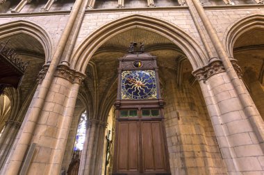 Nevers, Fransa, 20 Eylül 2016: iç ve ayrıntılarını saint-cyr-sainte-julitte Katedrali, 20 Eylül 2016 Nevers, Fransa