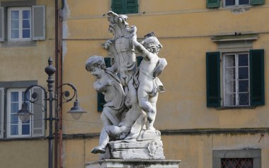Pisa, İtalya, 08 Haziran 2016: Bina cephe Pisa, Toskana, 08 Haziran 2016 Pisa, İtalya