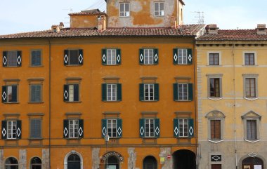 Pisa, İtalya, 08 Haziran 2016: Bina cephe Pisa, Toskana, 08 Haziran 2016 Pisa, İtalya