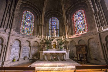 Poissy, Fransa, 12 Eylül 2016: iç mekanlar ve ayrıntılarını Collegiale notre dame church, 12 Eylül 2016 yılında Poissy, yvelines, Fransa
