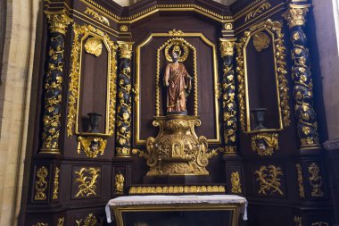 Sarlat, Fransa, 15 Temmuz 2015: Gotik Katedrali üzerinde 15 Temmuz 2015 Sarlat, Fransa Saint Sacerdos mimari detaylar