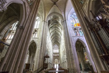 Tours, Fransa, 07 Temmuz 2015: iç mekanlar ve mimari detaylar Saint Gatien Katedrali, üzerinde 07 Temmuz 2015, Tours, Loire valley, Fransa.