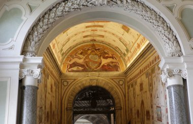 iç mekanlar ve Vatikan Müzesi, Vatikan ayrıntılarını