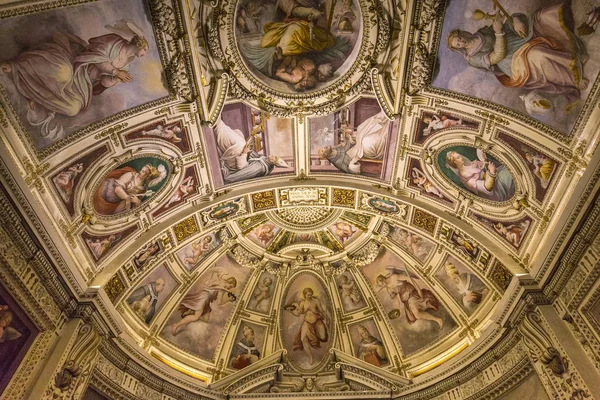 Interiores e detalhes do Museu do Vaticano, Cidade do Vaticano — Fotografia de Stock