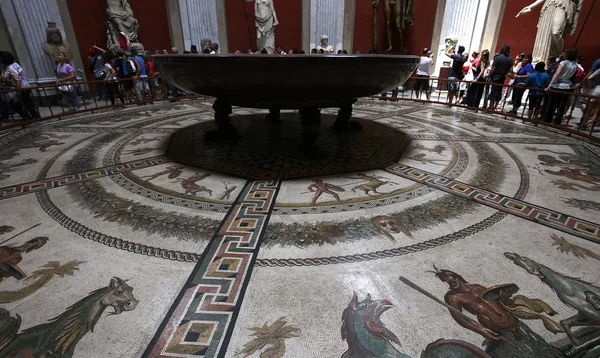 Interiores y detalles del Museo Vaticano, Ciudad del Vaticano — Foto de Stock