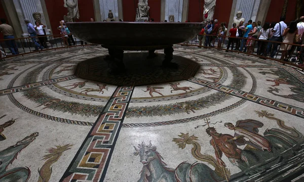 Interiores y detalles del Museo Vaticano, Ciudad del Vaticano — Foto de Stock