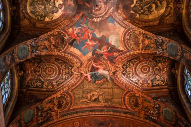 Versailles Fransa Nisan 01: İç, mimari detaylar bir tavan Kraliyet Şapel, Versailles, Fransa