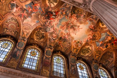 Versailles Fransa Nisan 01: İç, mimari detaylar bir tavan Kraliyet Şapel, Versailles, Fransa