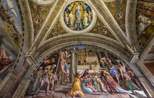 Interiors of Raphael rooms, Vatican museum, Vatican — Stock Photo, Image