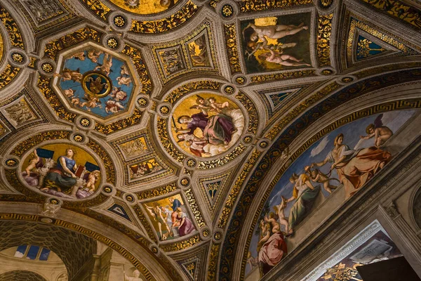 Інтер'єри номерів Рафаеля, Ватикан музей Ватикану — стокове фото