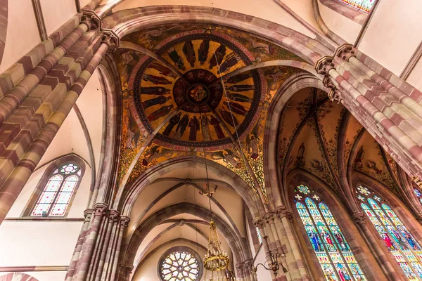 法国阿尔萨斯Obernai大教堂 — 图库照片