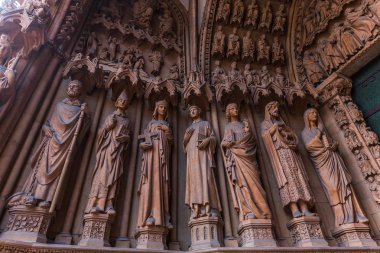 Katedralin dışındakiler, Metz, Fransa