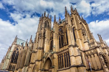 Katedralin dışındakiler, Metz, Fransa