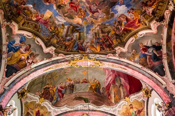 Loreta kirkko, Praha, tsekki tasavalta — kuvapankkivalokuva