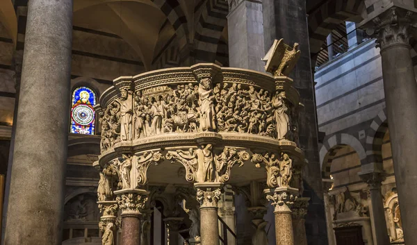 Interiörer och detaljer om Pisa katedral, Pisa, Italien — Stockfoto