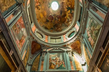 İç kısımlar San Frediano Bazilikası, Lucca, İtalya