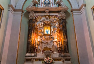 İç kısımlar San Frediano Bazilikası, Lucca, İtalya