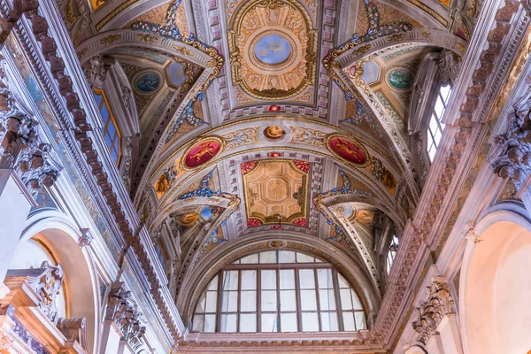 Interni Basilica di San Frediano, Lucca, Italia — Foto Stock