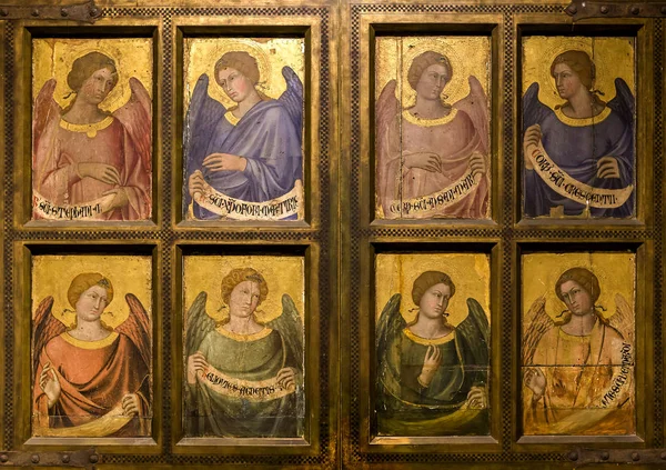 Interiéry a podrobnosti o katedrály v Sieně, Siena, Itálie — Stock fotografie