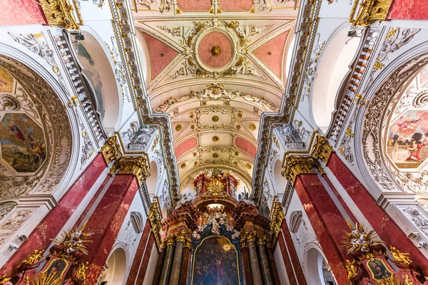 Igreja Saint ignatius, Praga, República Checa — Fotografia de Stock