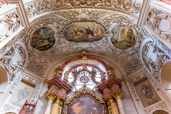 Igreja Saint ignatius, Praga, República Checa — Fotografia de Stock