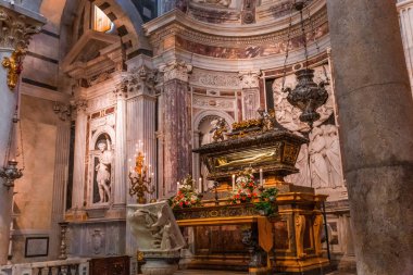 Pisa katedralinin içerisi ve detayları, Pisa, İtalya