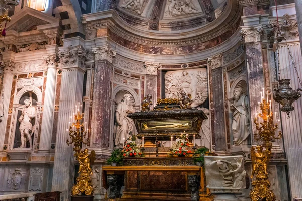 Interni e dettagli del Duomo di Pisa, Pisa, Italia — Foto Stock