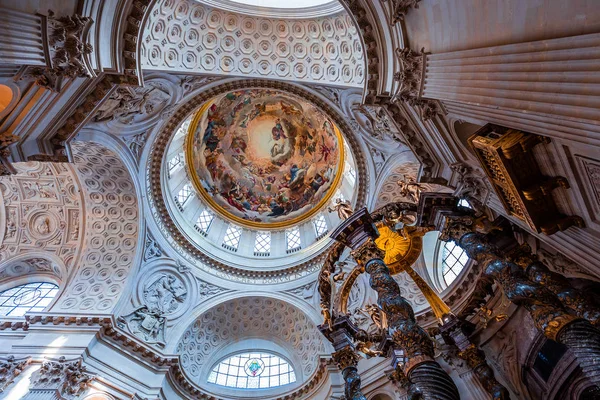 Iglesia del Val de Grace, París, Francia — Foto de Stock