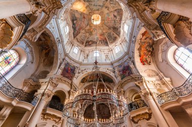 Mesto, Prag 'daki Aziz Nicholas, Çek Cumhuriyeti