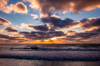 Sarasota, Florida 'da bir plajda gün batımı