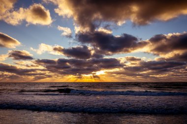 Sarasota, Florida 'da bir plajda gün batımı