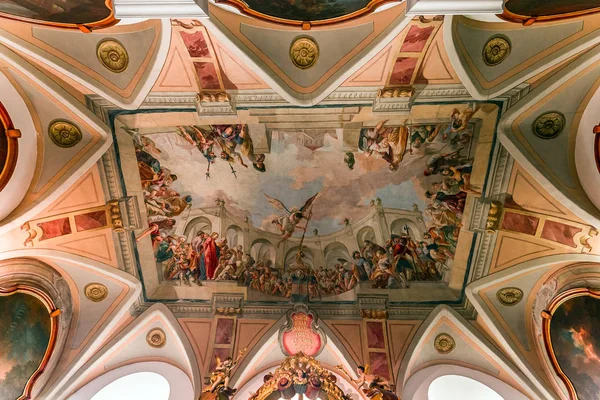 Кафедральный зал Страховского монастыря, Прага, Чешская республика — стоковое фото