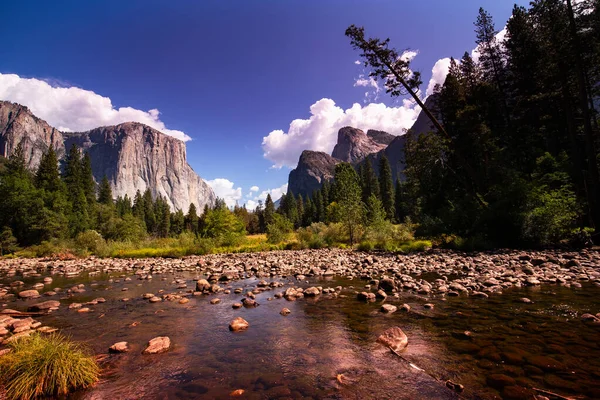 Muro Escalada Roca Mundialmente Famoso Capitán Parque Nacional Yosemite California — Foto de Stock
