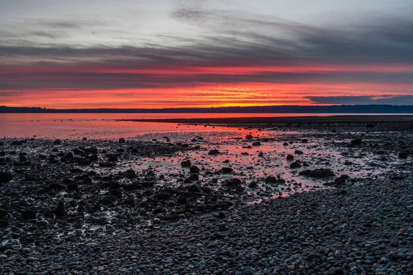 Schitterende kustlijn zonsondergang — Stockfoto