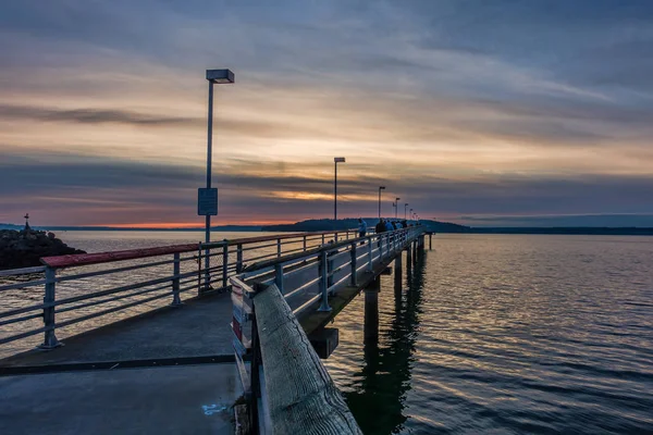 Cais e pôr-do-sol nublado 3 — Fotografia de Stock