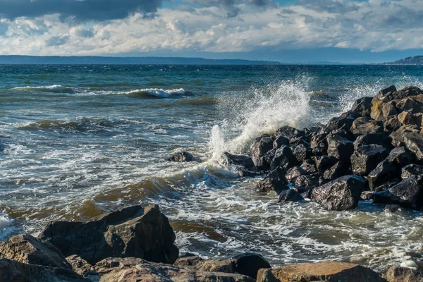 İnişli çıkışlı dalgalar manzara 4 — Stok fotoğraf