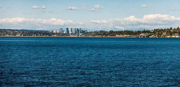 2 su genelinde Bellevue — Stok fotoğraf