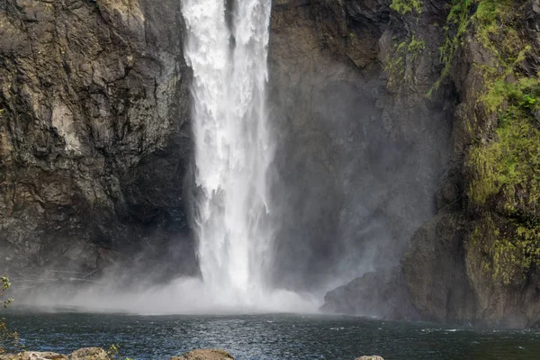 Nedredelen av Snoqualmie Falls 6 — Stockfoto