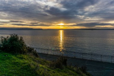 Bulutlu Gün Batımı 4