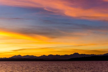 Olimpiyat Dağları Günbatımı Siluet 10