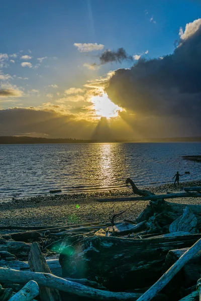 Sonnenstrahlen und Wolken 5 — Stockfoto